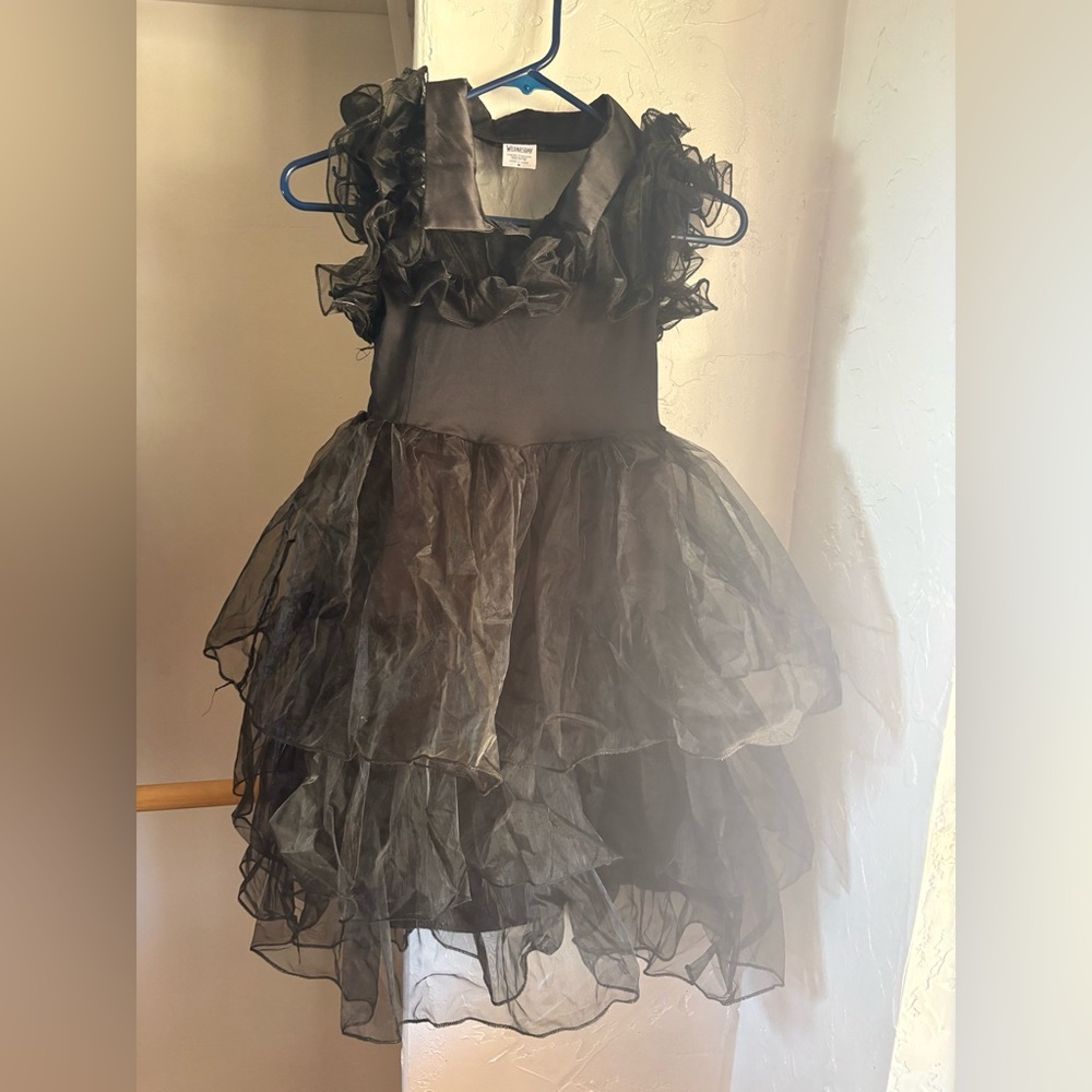 Spirit Wednesday Adams Black Layered Tulle halloween costume with Belt, wig sz M - Picture 8 of 11